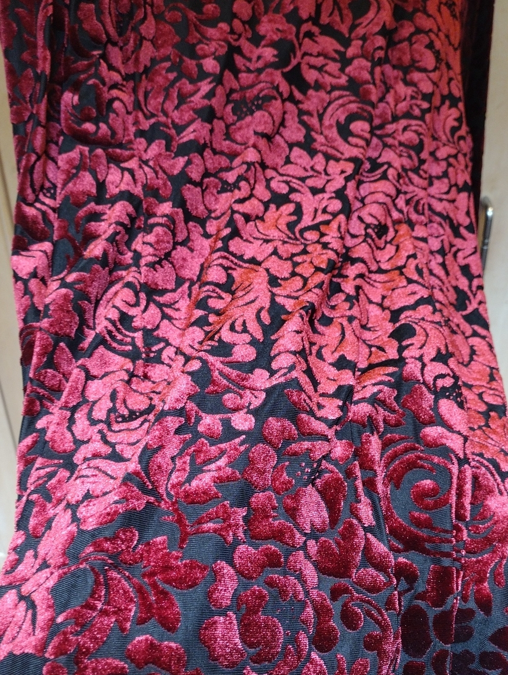 💋 Vampy Red Velvet Floral Burnout Fairy Goth Top with Bell Sleeves - Picture 4 of 12